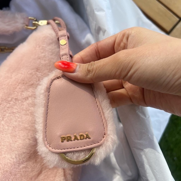 Prada triangle shearling shoulder bag mini with Crosby strap and golden chain - Picture 8 of 11